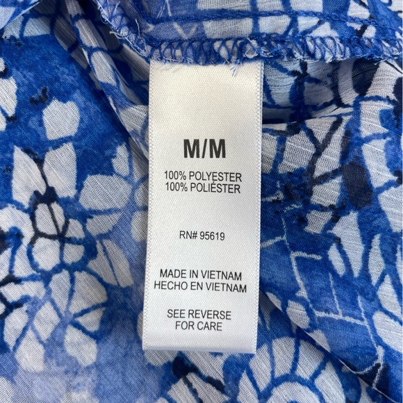 Fever Women’s Blue Sleeveless Blouse, size Medium - Picture 7 of 9